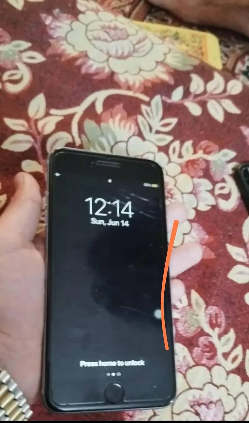 Apple iPhone 6 Plus 1