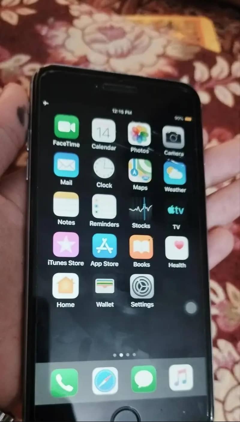 Apple iPhone 6 Plus 3