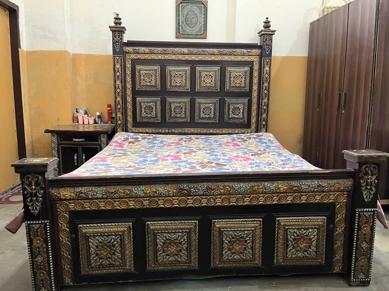 bed set with dressing table and side table 4