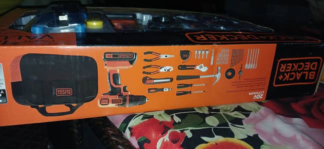 BLACK+DECKER 20V MAX* Drill/Driver Project Kit (Model: LD