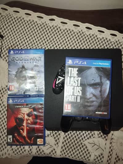 Ps 4 slim, 500 gb with games and two controllers