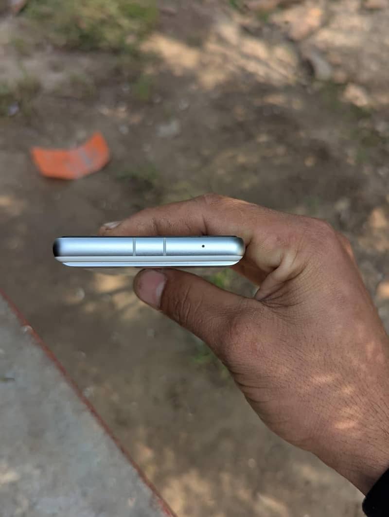 Google Pixel 7a 2