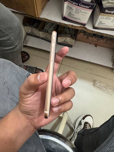 Apple iPhone 8