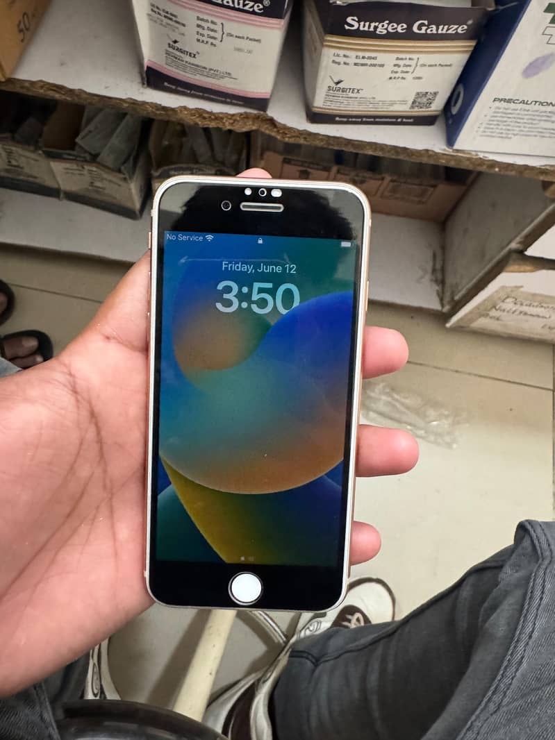 Apple iPhone 8 6