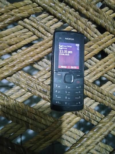 Nokia X1.