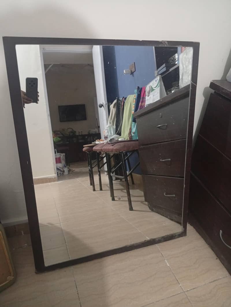 Dressing table 0