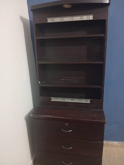 Dressing table