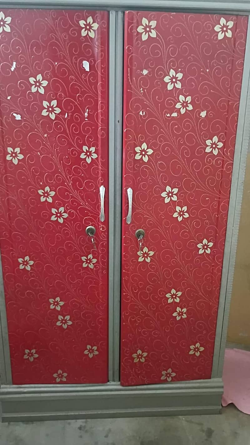لوہے کی الماری 0
