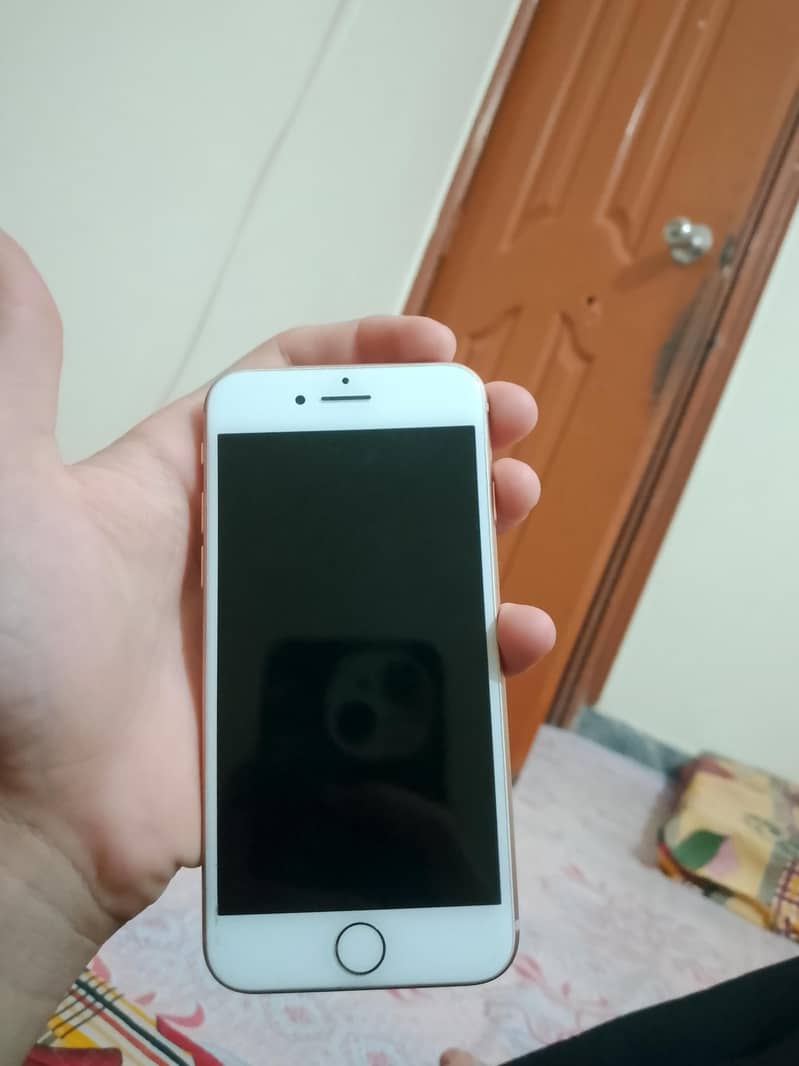 Apple iPhone 8 1