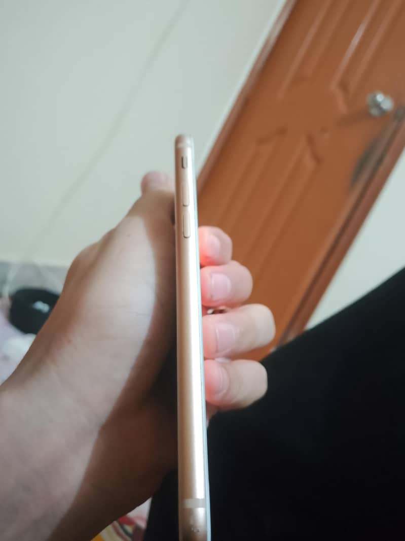 Apple iPhone 8 2