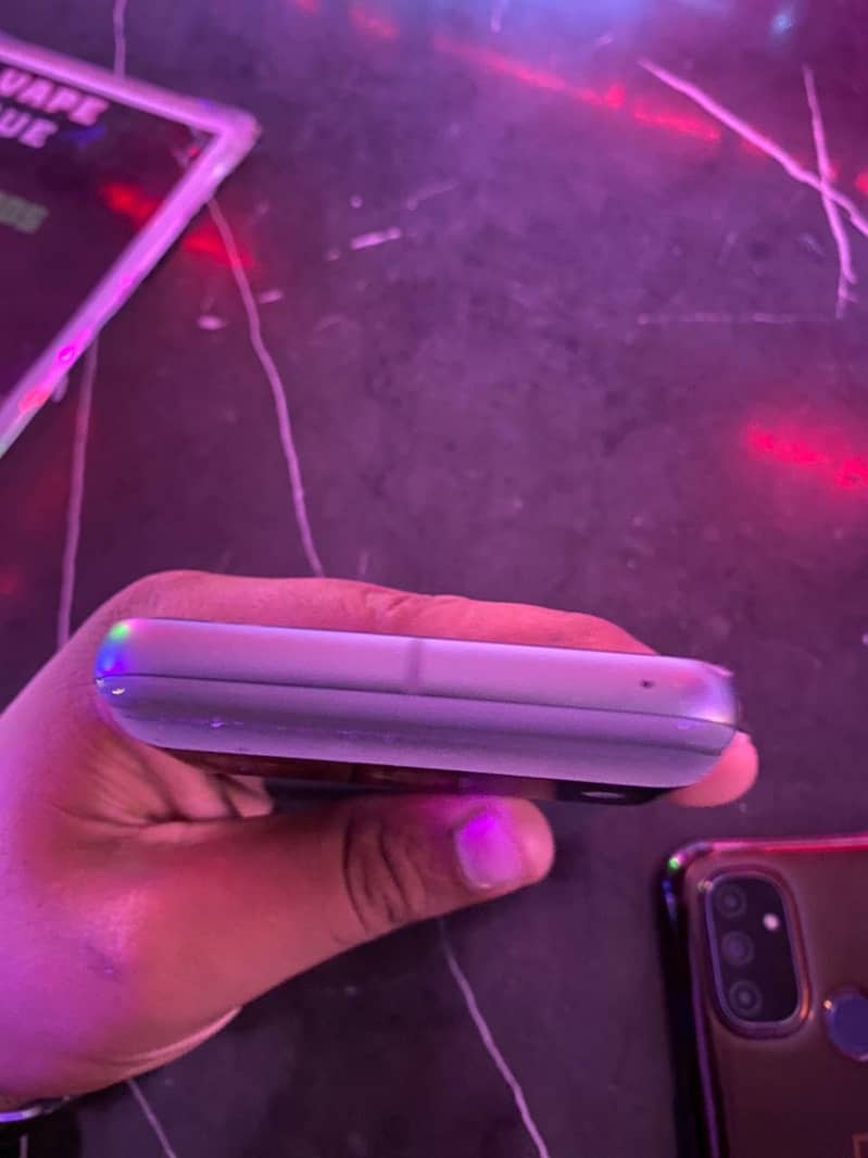 Google Pixel 8 6