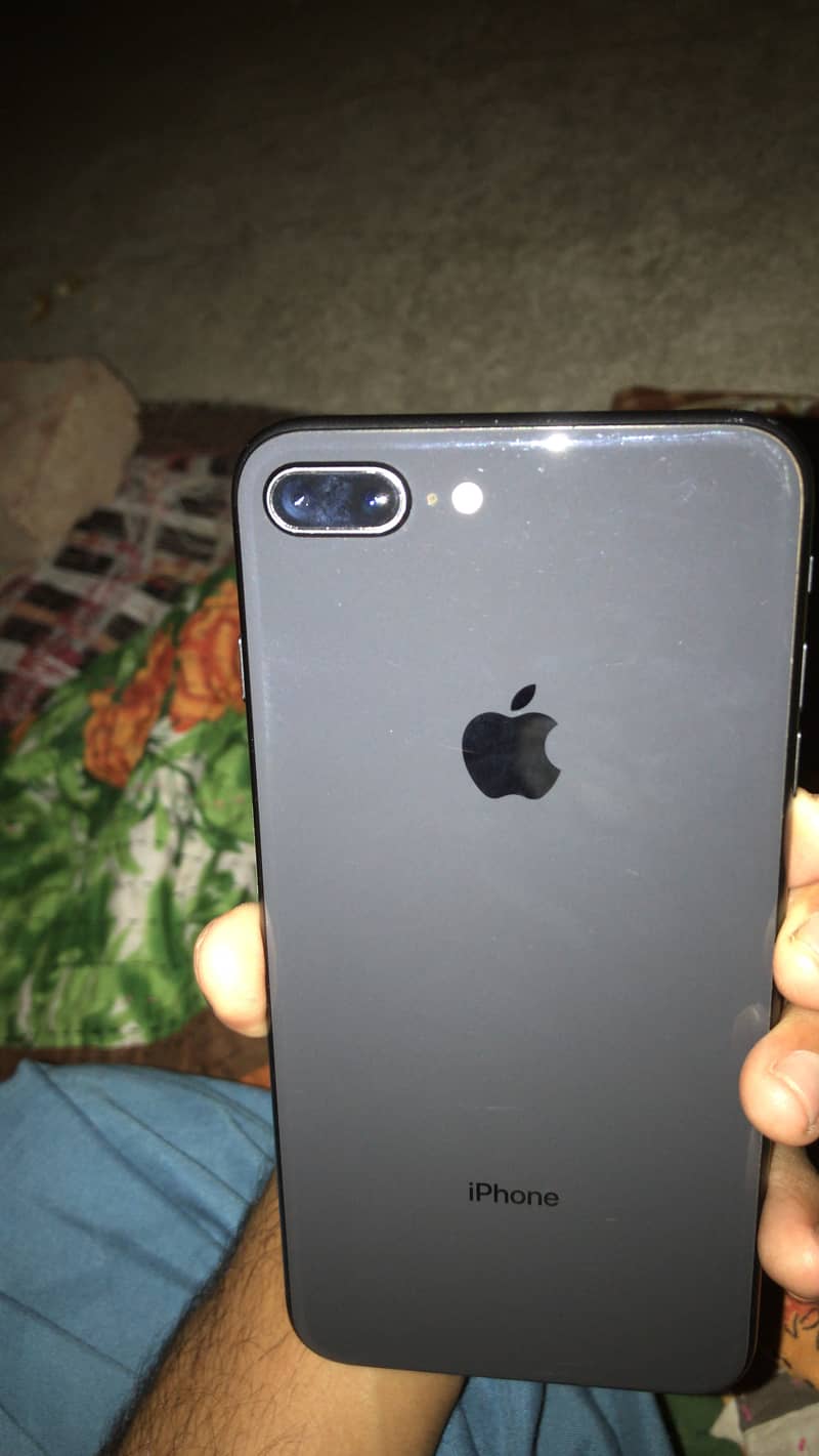 Apple iPhone 8 Plus 0