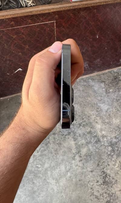 urgent selling of Apple iPhone 13 Pro Max