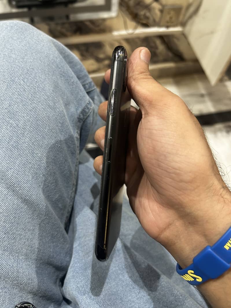 Apple iPhone X 2