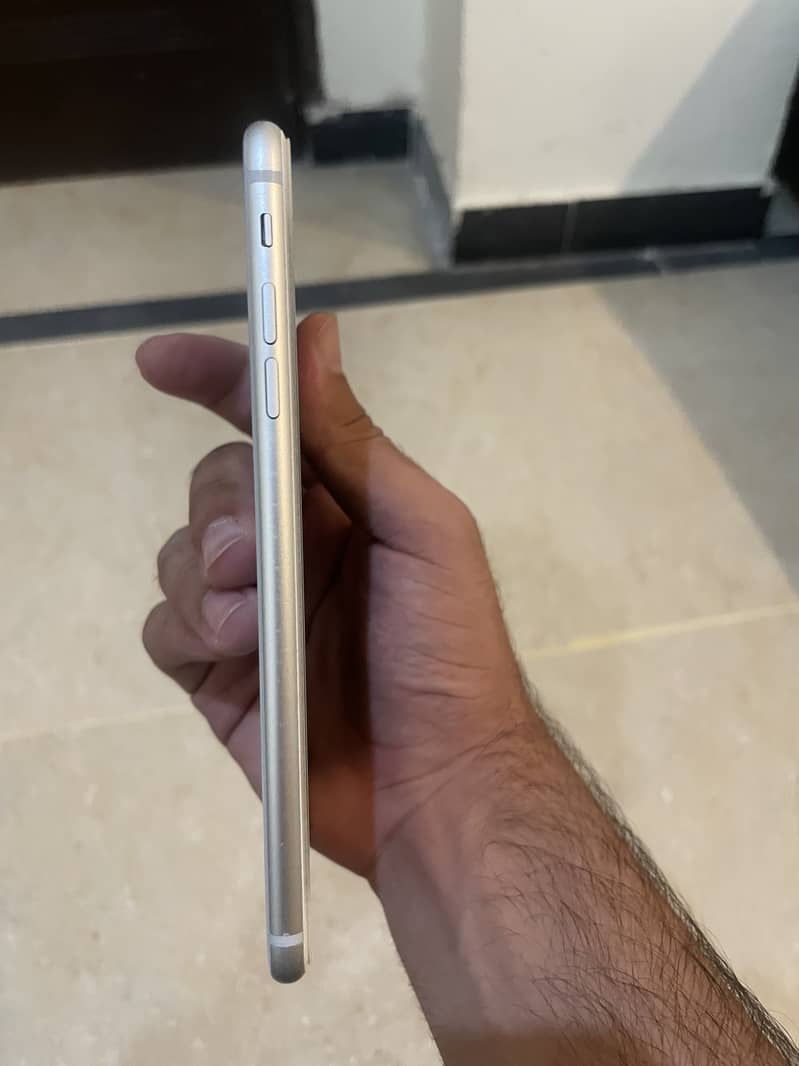 Apple iPhone 8 Plus 0