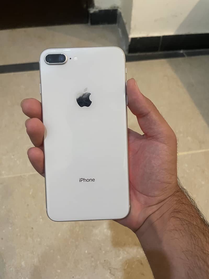 Apple iPhone 8 Plus 1