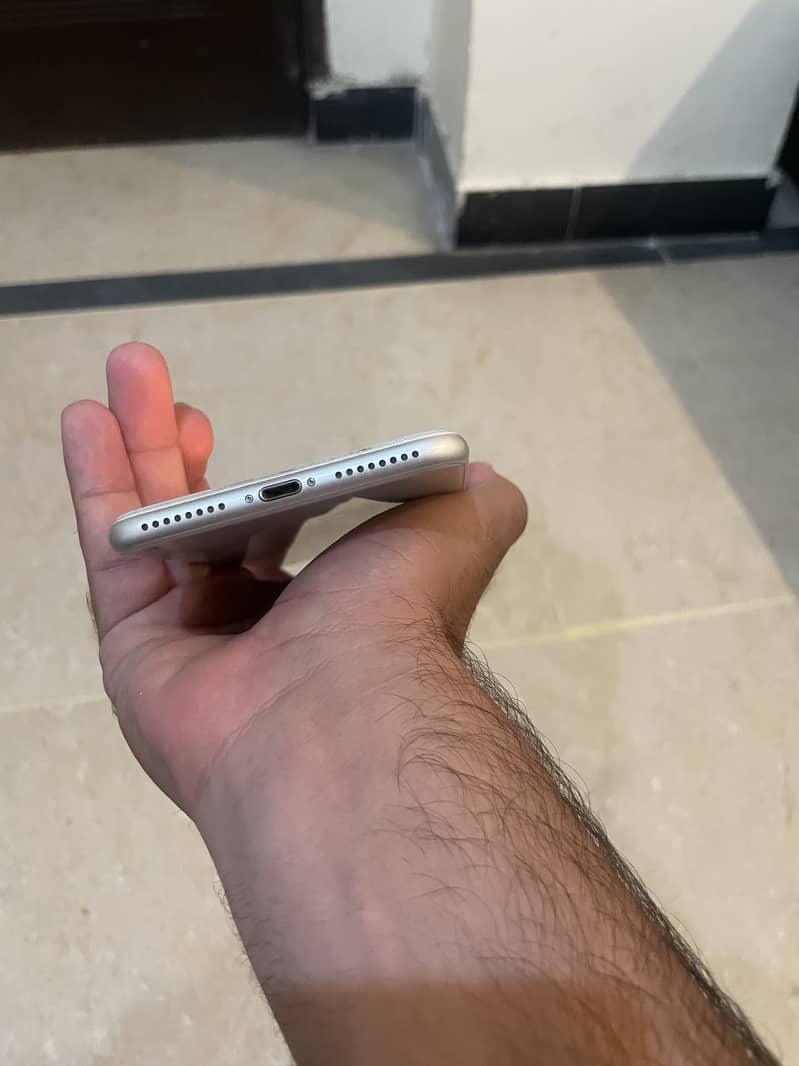 Apple iPhone 8 Plus 2