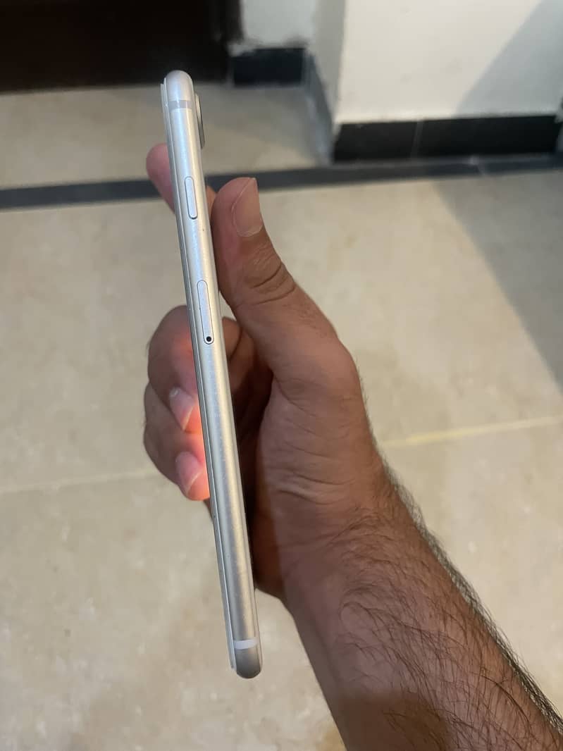 Apple iPhone 8 Plus 3