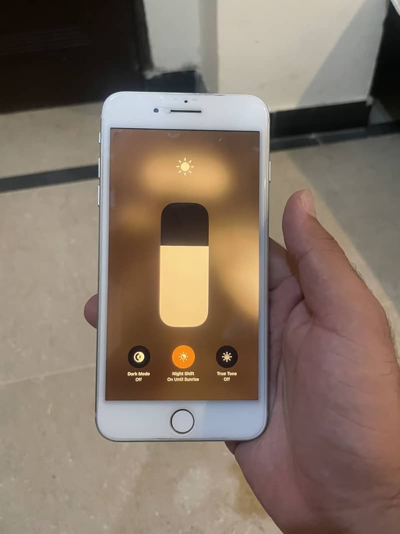 Apple iPhone 8 Plus 9