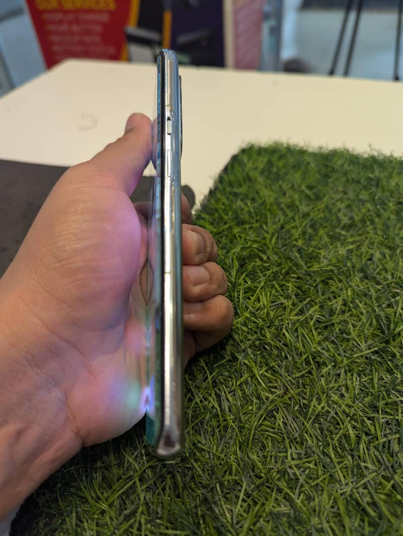 One Plus 9 Pro 4
