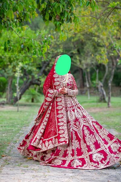 Bridal lehnga/Baraat lehnga/walima dress/wearing dress/walima maxi