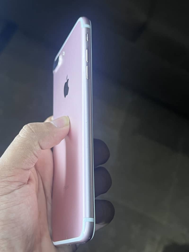 Apple iPhone 7 Plus 1