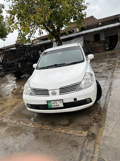 Nissan Tiida 2013