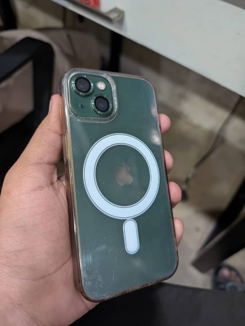 Apple iPhone 13 0