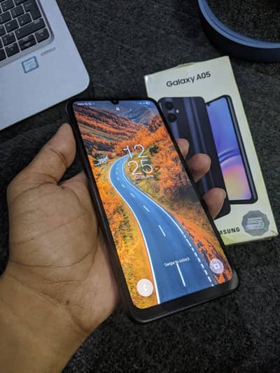 Samsung Mobile A05 6Gb 128 Gb