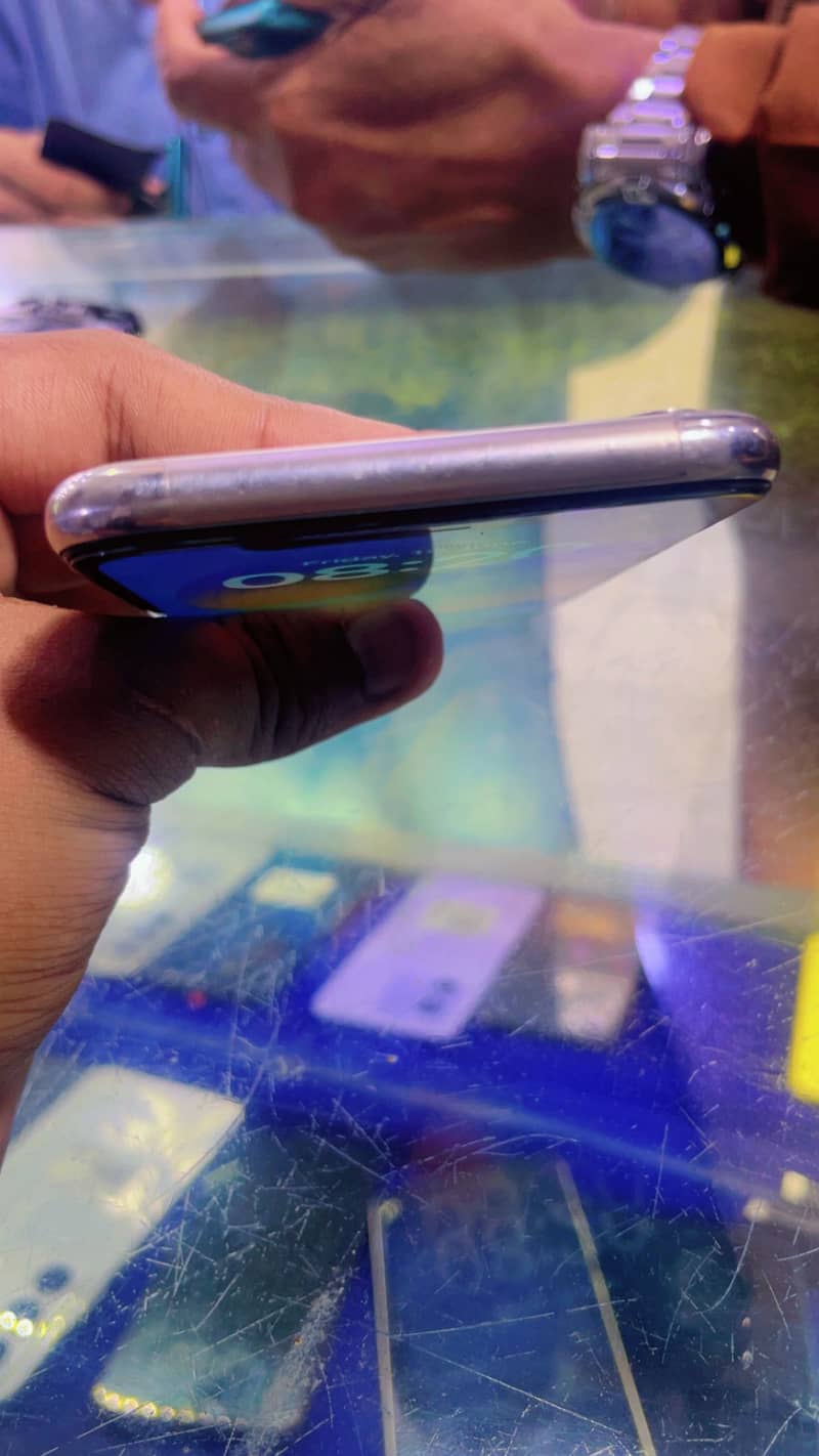 Apple iPhone X 6