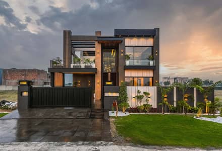 Beautiful Designed and Located at Prime Location 1 Kanal house in Phase 7 DHA for Sale