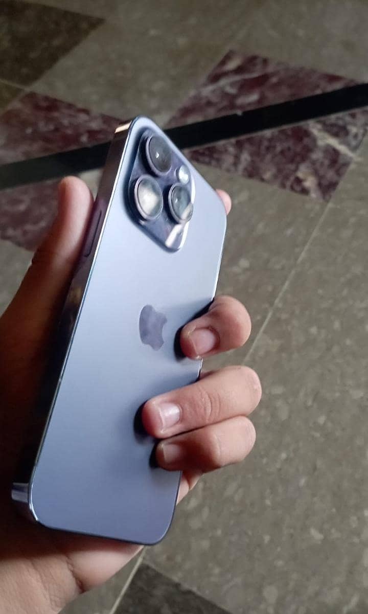 iPhone 14 pro 2