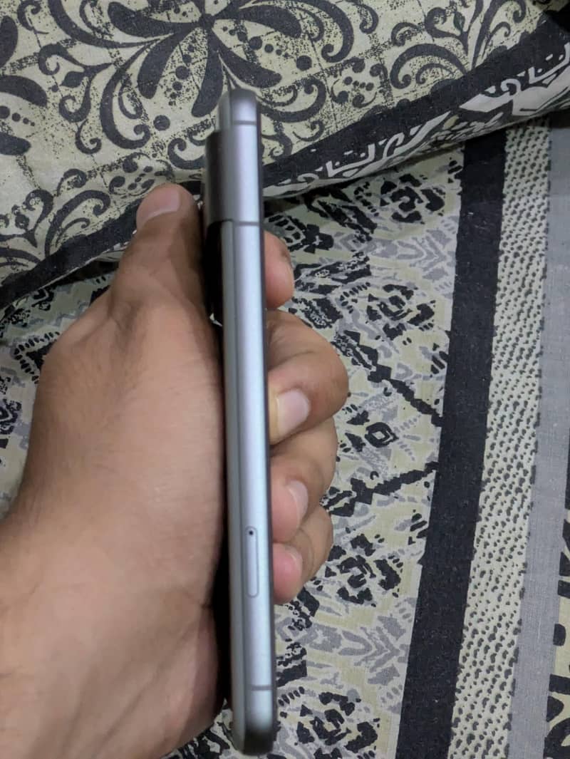 Google Pixel 8 3
