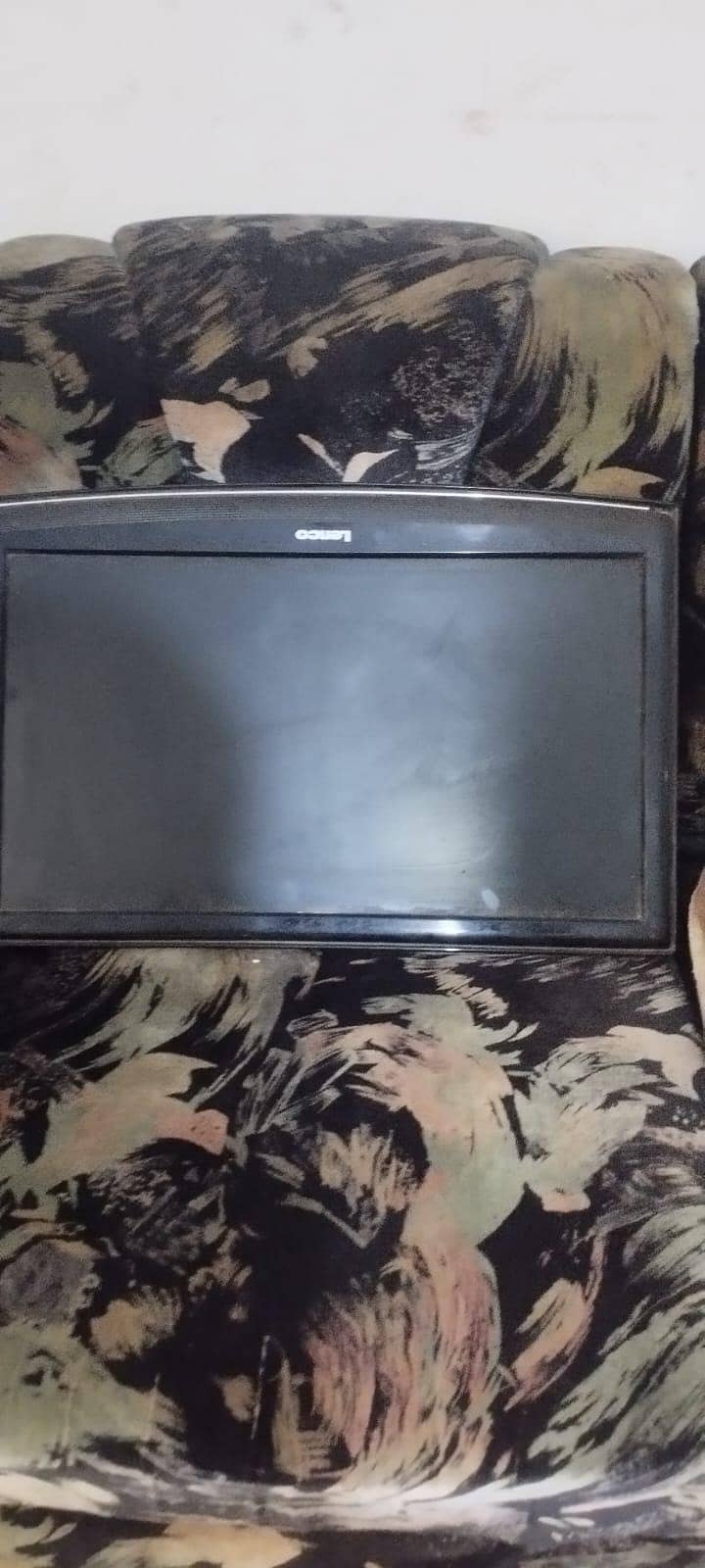 tv and computer screen 0