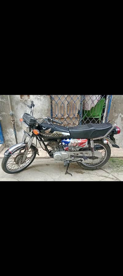 Honda 125 Good condition Engin 100% ok tyrs 70%