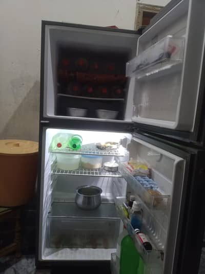 Haier refrigerator fridge Hrf-306 black
