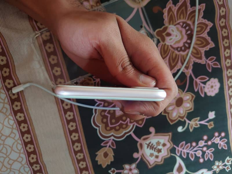 Apple iPhone 7 Plus 4