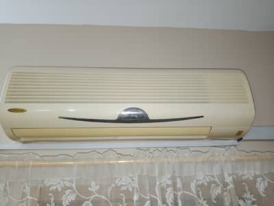 Waves 1.5 Ton Non-Inverter AC in perfect Condition