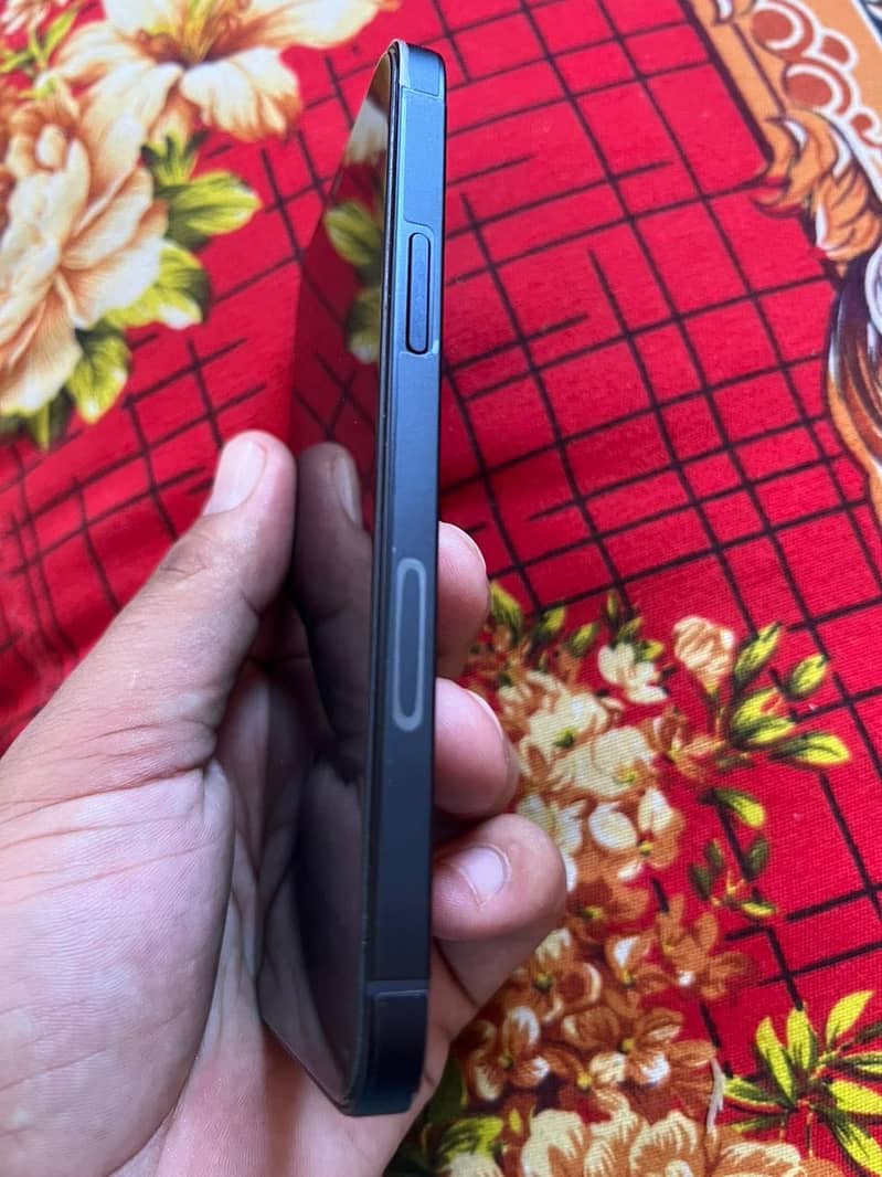 iphone 12 4