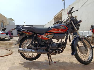 Honda Pridor 2017 - Black - Smooth Running - Karachi