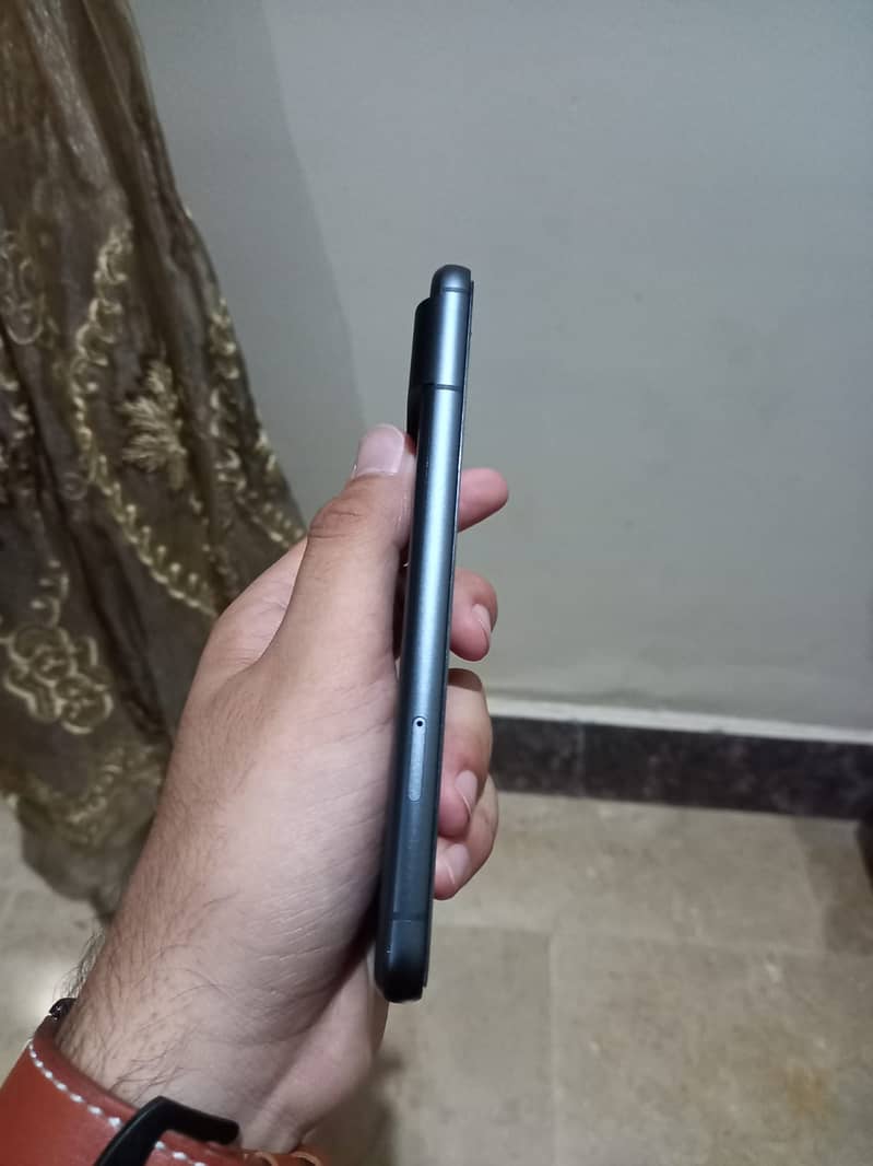 Google Pixel 8 4