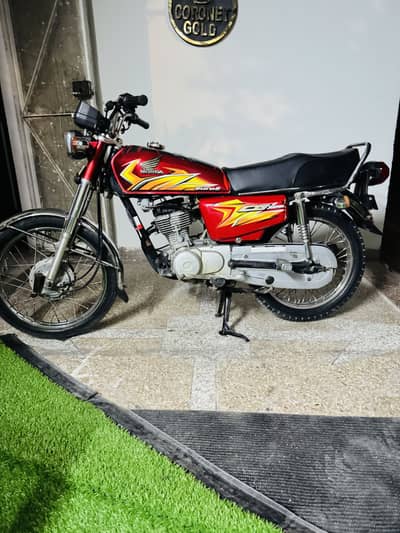 Honda CG125 2021/2022 model . . totally genuine bike good condition
