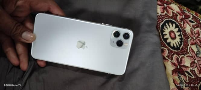 11 pro max  . non PTA. 256gb  . no water pack