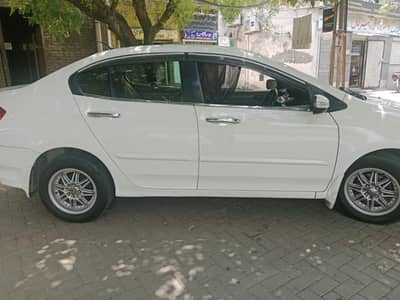 Honda City 2018 prosmetic white color