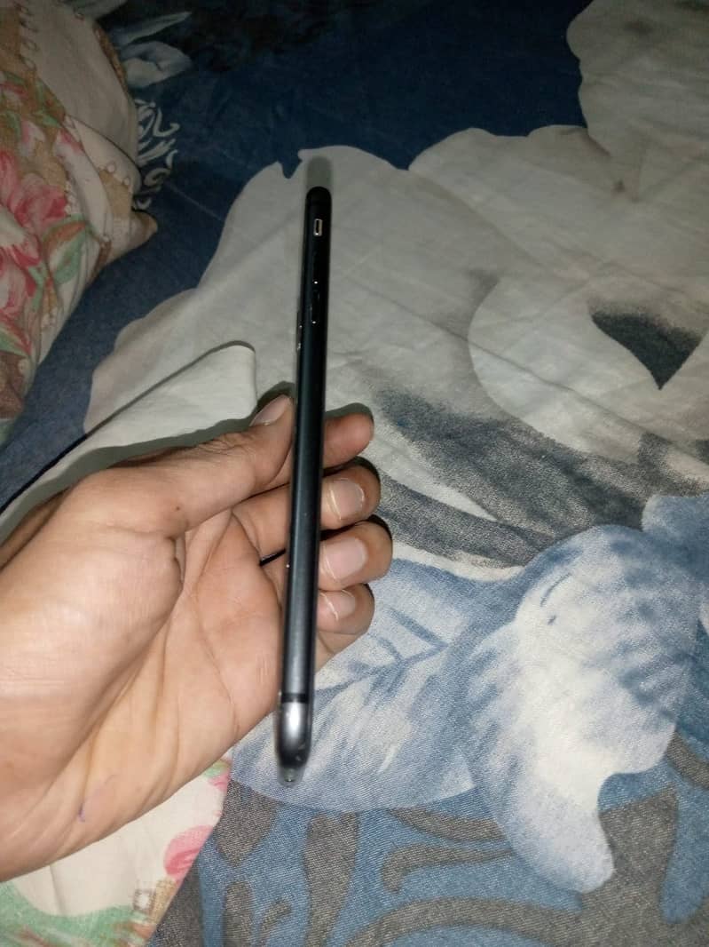 Apple iPhone 8 Plus 6