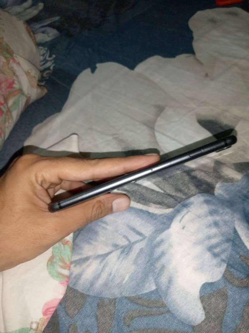 Apple iPhone 8 Plus 10
