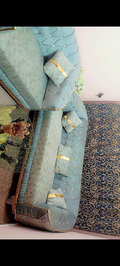 new style sofa set in fresh condition