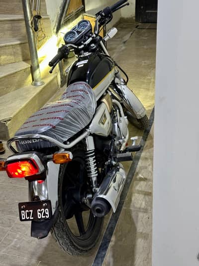 Honda CG 150 black colour Punjab number 03369800157