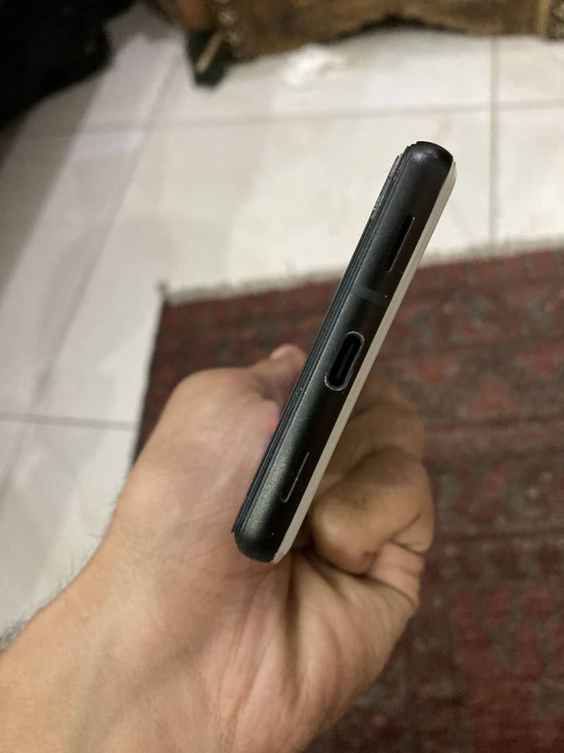 Google Pixel 6a 5