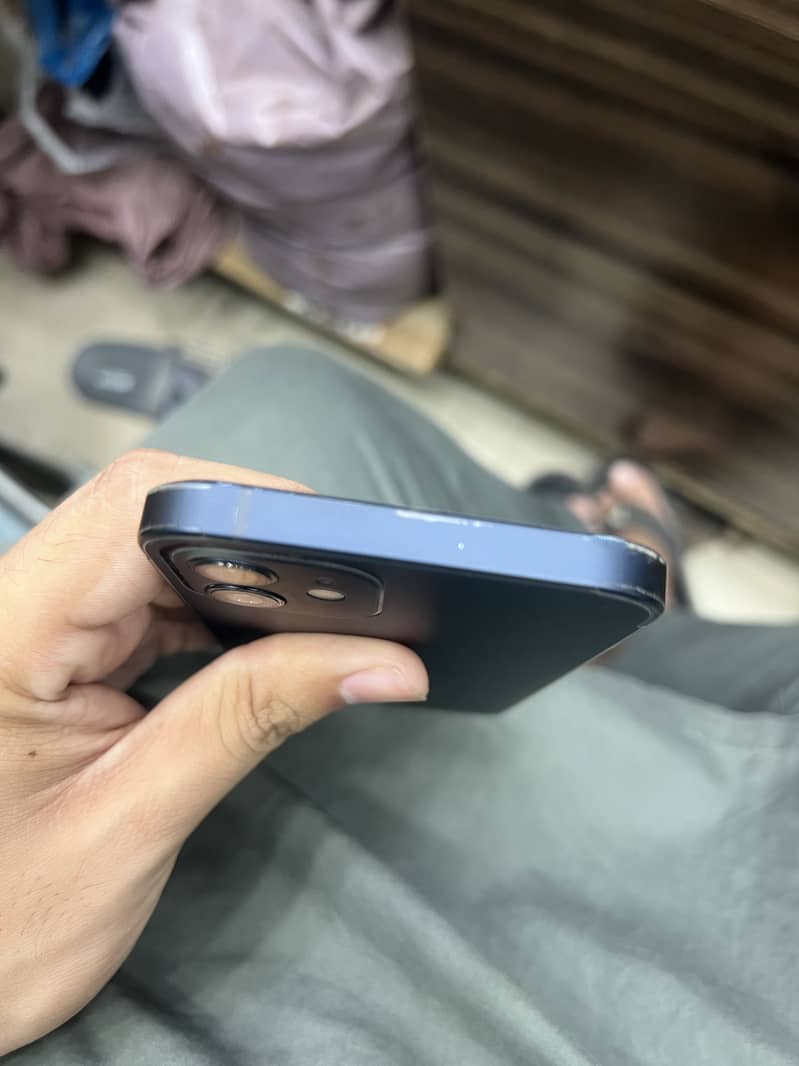 Apple iPhone 12 2